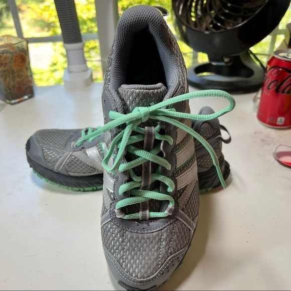 ADIDAS Trainers. Dark gray, silver & turquoise green. Size 8. Mud release soles - Picture 3 of 11
